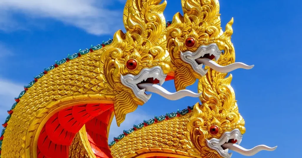 ฝันเห็นพญานาคสีฟ้า - "Dream of seeing a blue serpent"