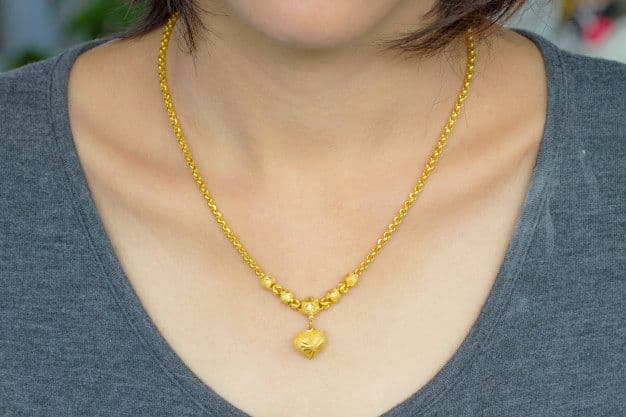 ฝันว่าได้ใส่สร้อยทอง-"Dreamed of wearing a gold necklace with lucky numbers"