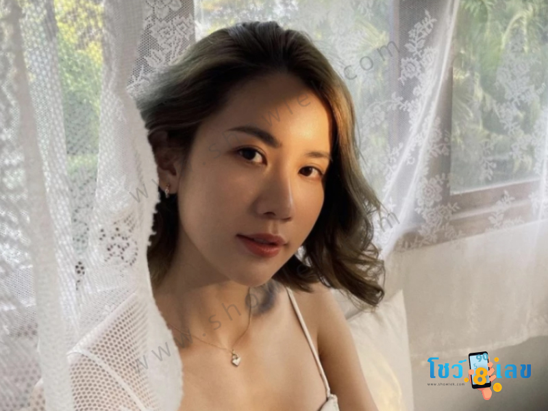 พลอย ภัทรากร, เวียร์, เบลล่า, ข่าวเวียร์เบลล่า, เวียร์เบลล่า, เบลล่าเลิกเวียร์, เวียร์เบลล่าเลิกกัน