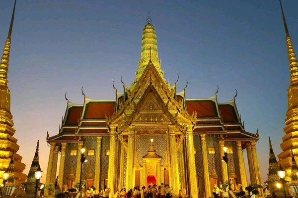 ฝันเห็นวัดพระแก้ว