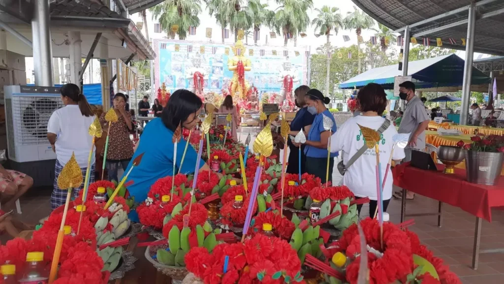 วิธีขอพรท้าวเวสสุวรรณให้ได้ผล - showlek