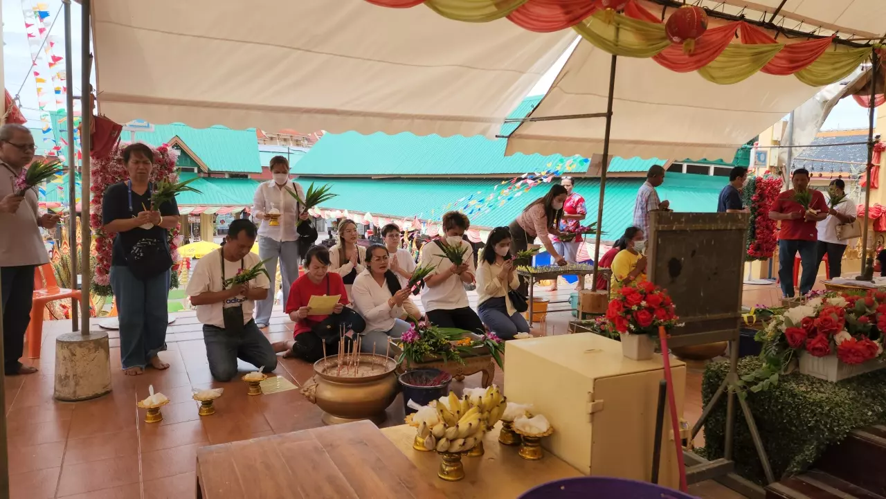 วิธี บน หลวงพ่อ สมหวัง ให้ได้ ผล