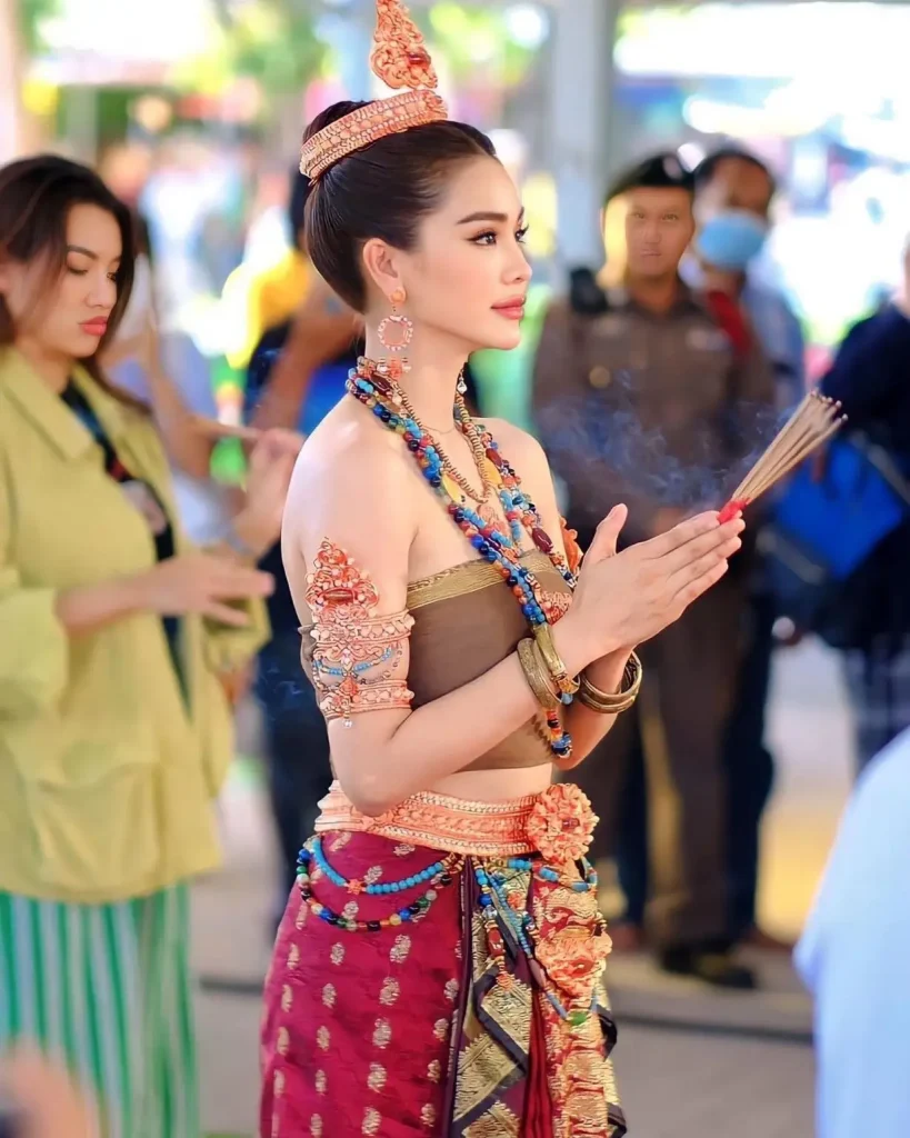 อิงฟ้าใบ้หวย ล่าสุด - showlek