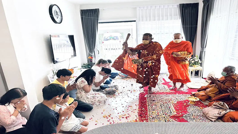 ฝันว่าทำบุญบ้าน