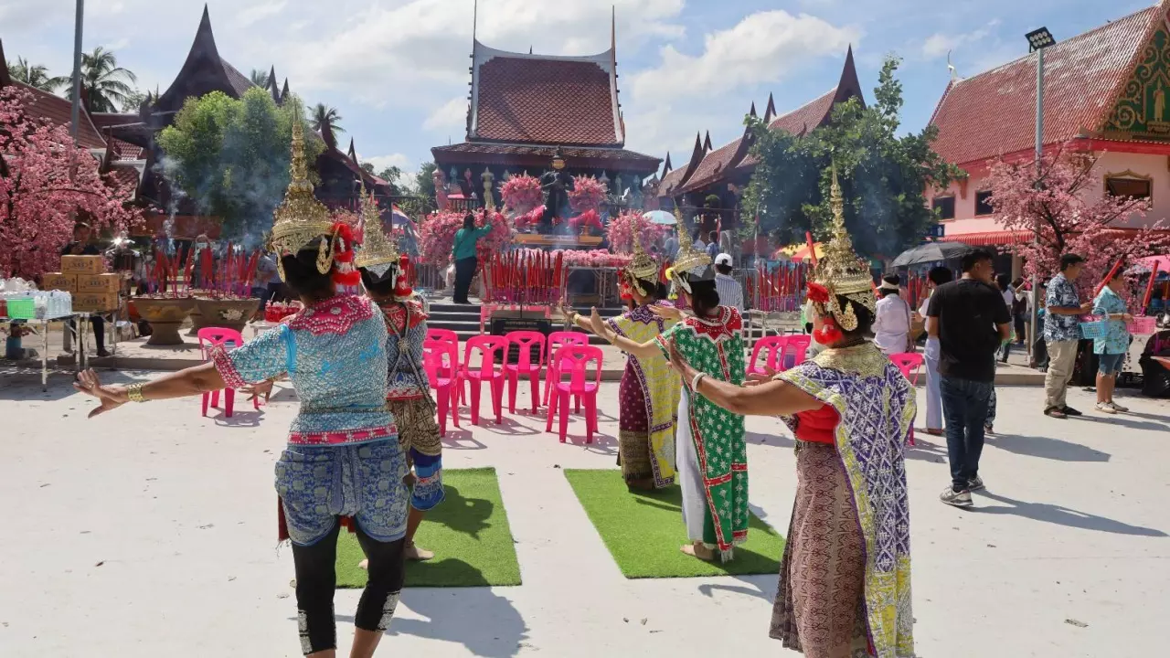 แก้บนท้าวเวสสุวรรณ เลขเด็ด - "Make a vow to Thao Wessuwan, lucky numbers"