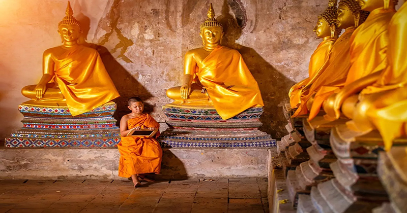 ฝันว่าเก็บพระแก้วมรกตได้ 