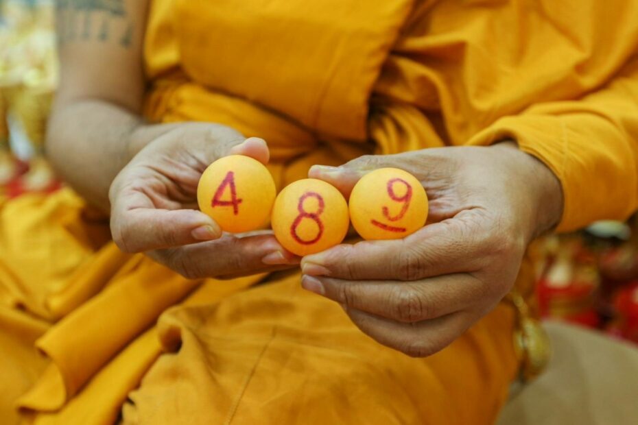 เลขเด็ด'' ขายดี - "Lucky number'' sells well"