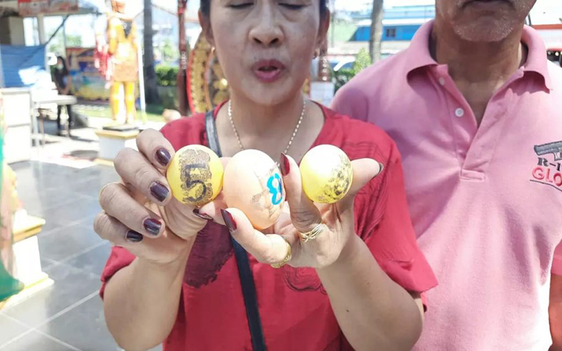 แก้บนท้าวเวสสุวรรณ วัดดอนใหญ่-"Solve on Thao Wessuwan Wat Don-Yai"