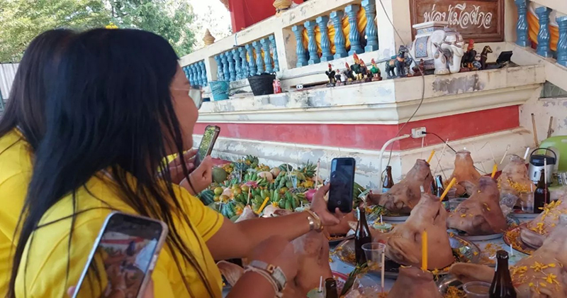 ธูปมงคล - "Auspicious incense sticks"