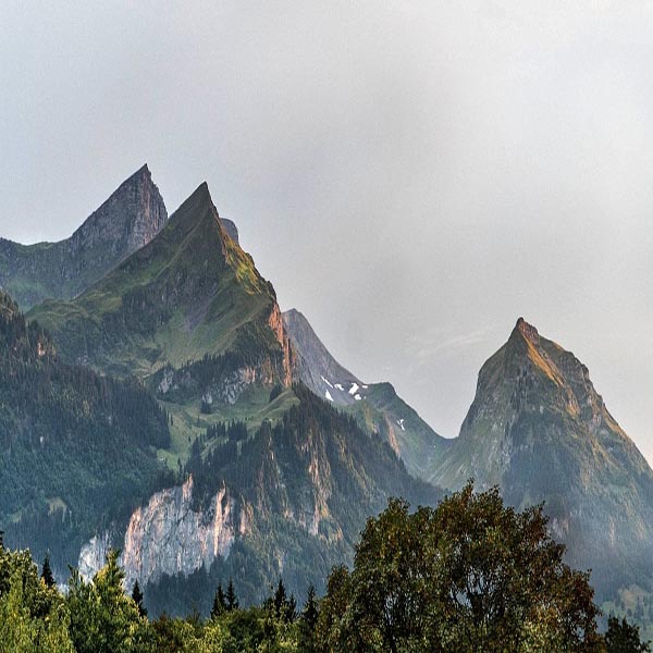 ฝันว่าได้ขึ้นภูเขา เลขเด็ด - " Dreaming about going up a mountain, lucky numbers "