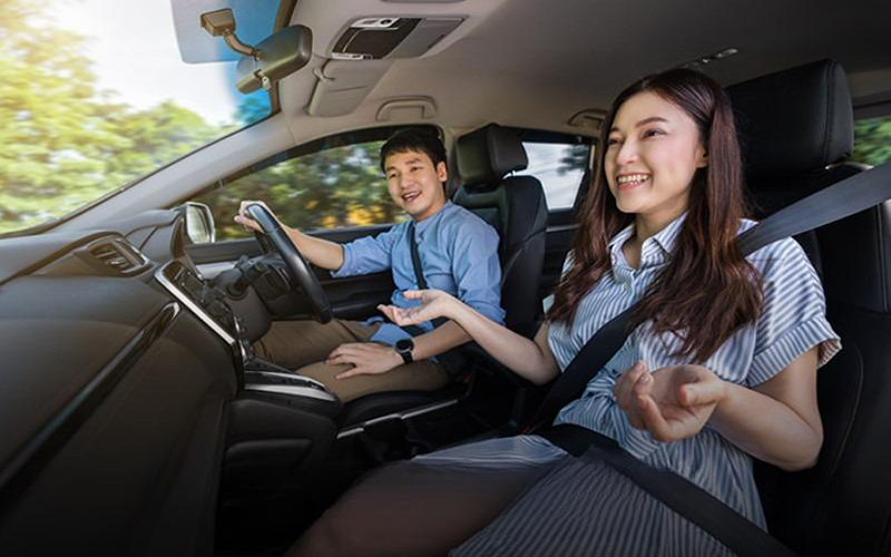 ฝันว่านั่งรถยนต์ไปกับคนอื่น-"Dreaming of riding in a car with someone-else"