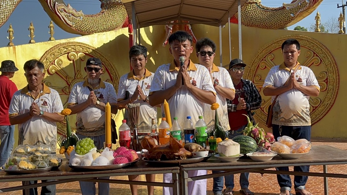 ฮือฮาวัดลับแห่งใหม่ -"Excitement over a new secret temple"