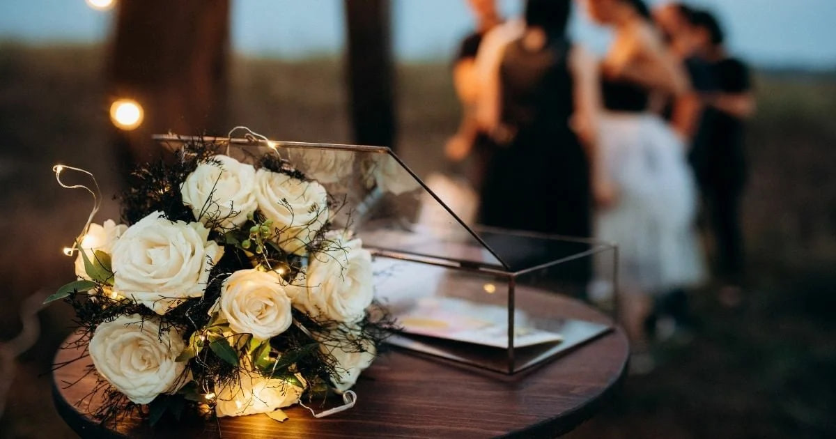 ฝันว่าไปงานแต่งคนอื่น-"Dreaming of going to someone else's wedding"