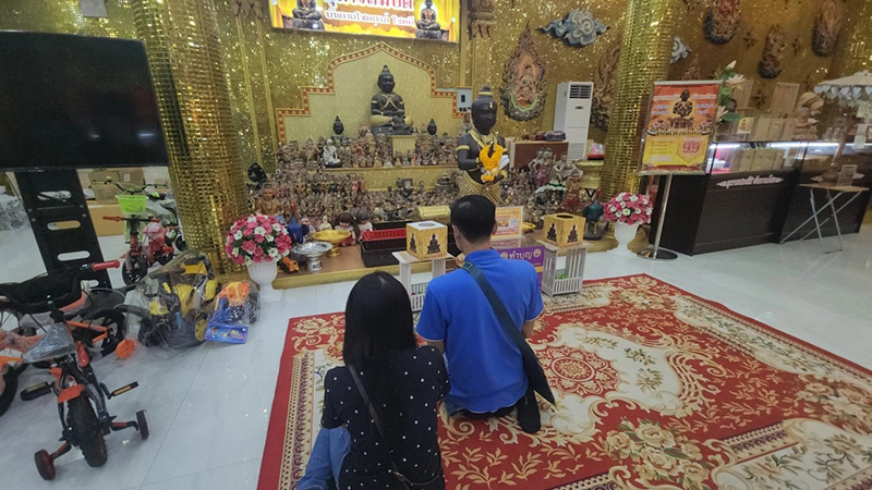 ขอพร หลวงพ่อพูล -"Ask for blessings from Luang Phor Pool"