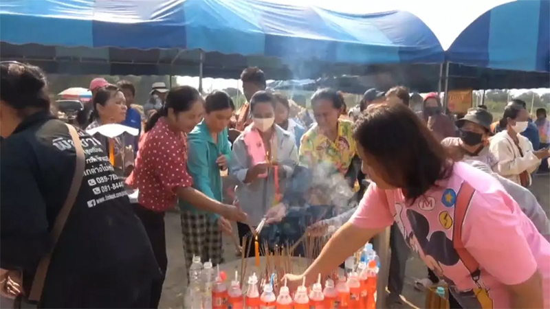 แห่ขอโชคต้นตะเคียน-"Procession to ask for luck at the Takhian-tree"