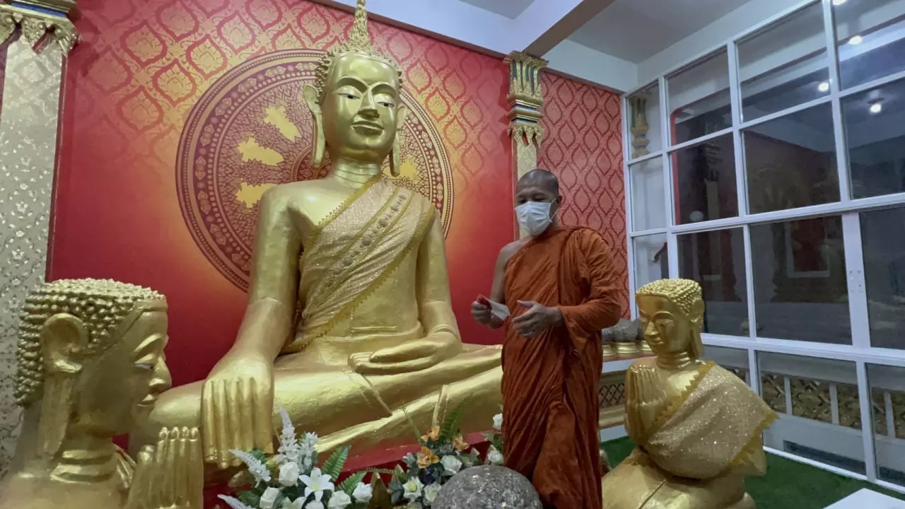 เจ้าอาวาสสุดเฮง-"The most lucky abbot"