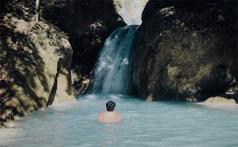 ฝันว่าว่ายน้ําในคลองน้ำขุ่น -"Dream about swimming"