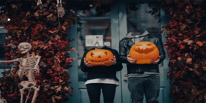 ฝันเห็นคนหัวขาด-"Dream of seeing a headless person"