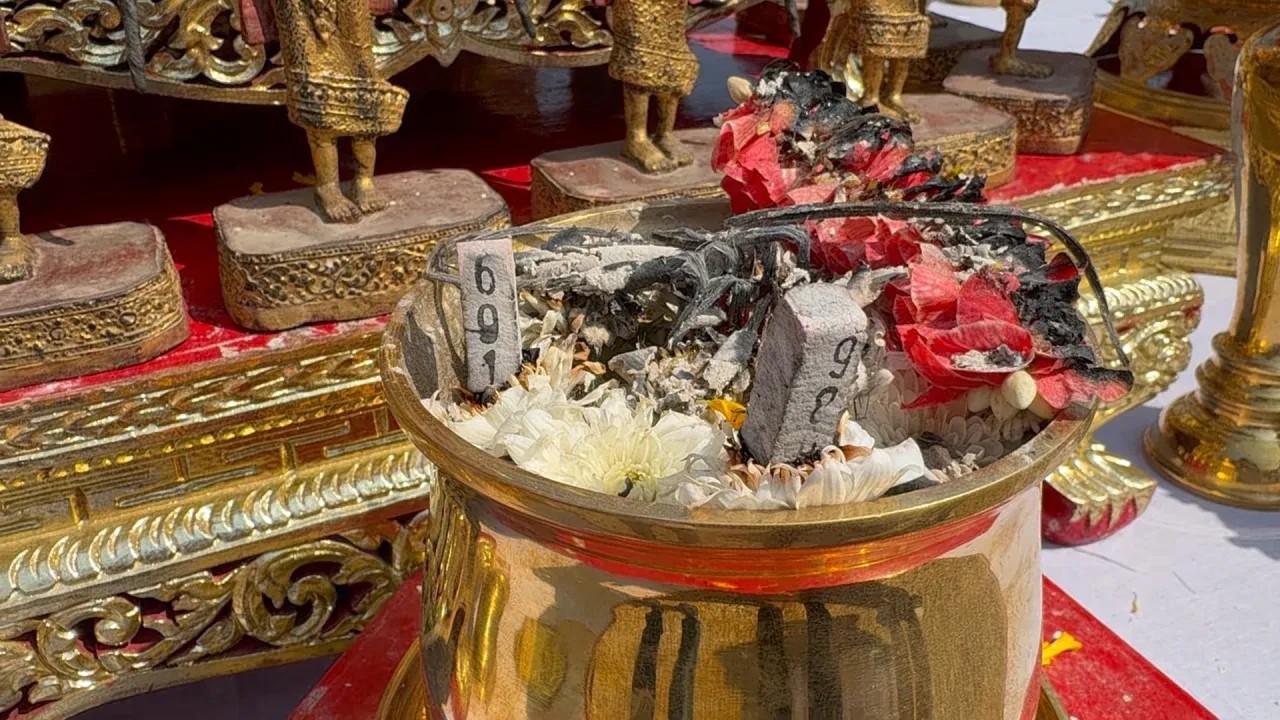 ฝันเห็นพระ นาคปรก เลขเด็ด -"Dreaming of seeing the Naga Prok Buddha, lucky numbers"