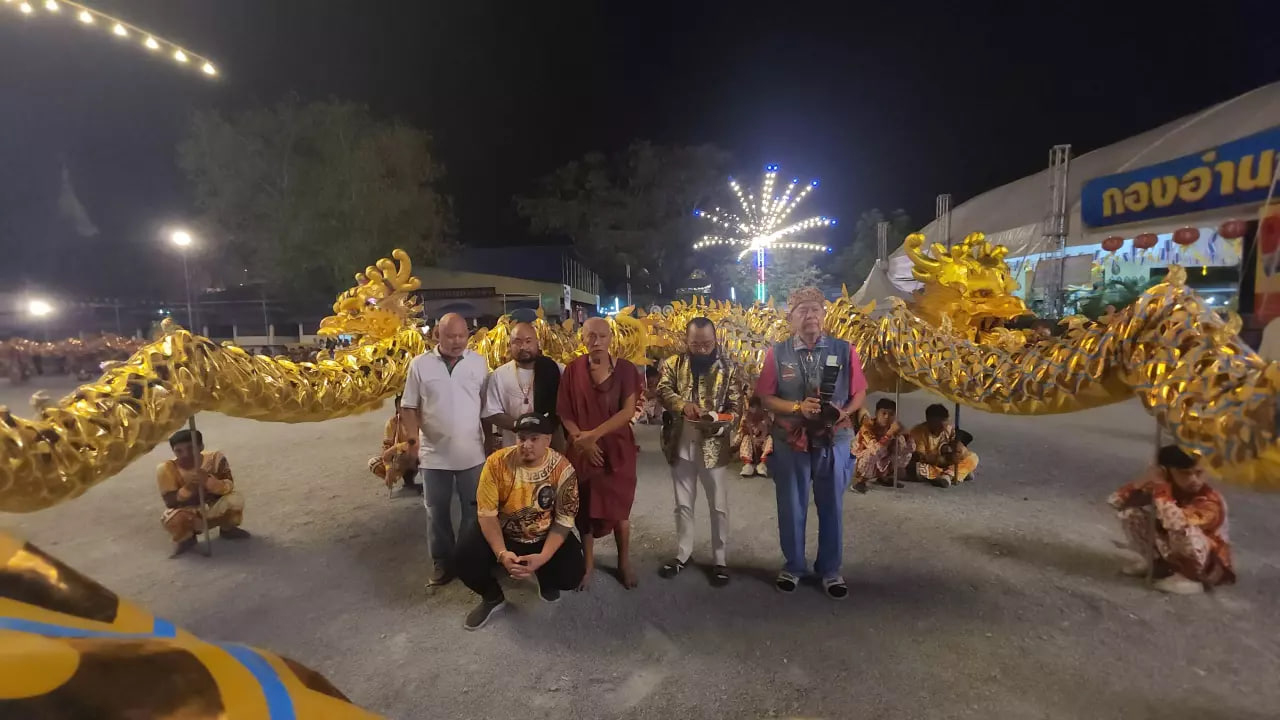 งานปิดทองวัดสว่างอารมณ์-"Gilded event at Wat Sawang Arom"