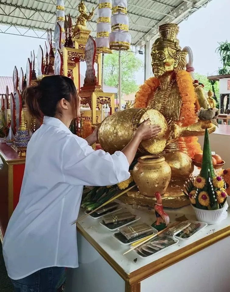 ส่องเลขเด็ด ฝน ธนสุนทร - "Look at Fon Thanasunthon's lucky numbers"