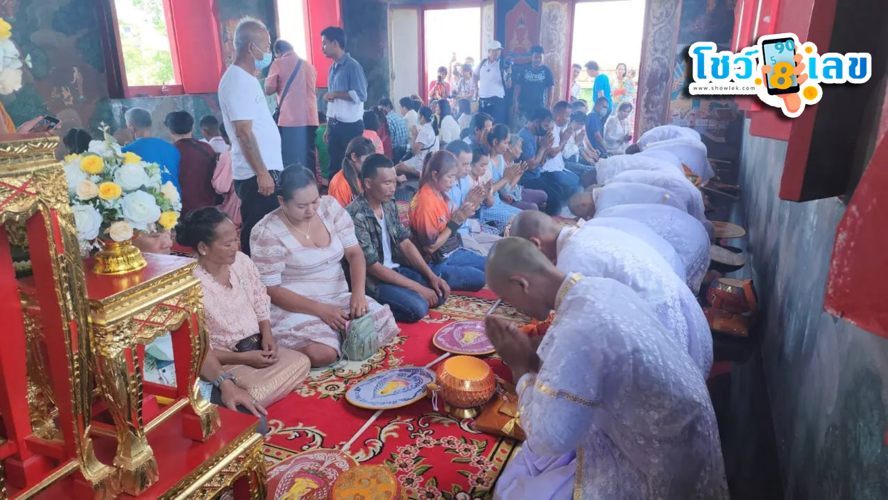อุปสมบทหมู่ วัดสว่างอารมณ์-"Group ordination at Wat Sawang Arom"