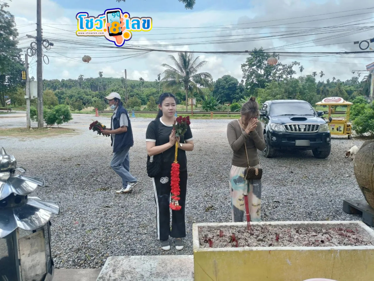 ท้าวเวส วัดเนินสุข -"Thao Wes, Wat Noen Suk"