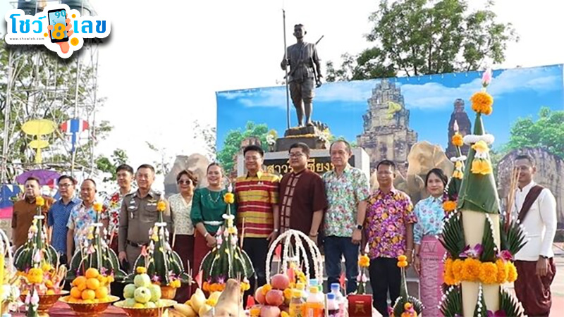 รูปภาพพิธีบวงสรวงอนุสาวรีย์พระยาสุรินทร์ของ lekdedonline